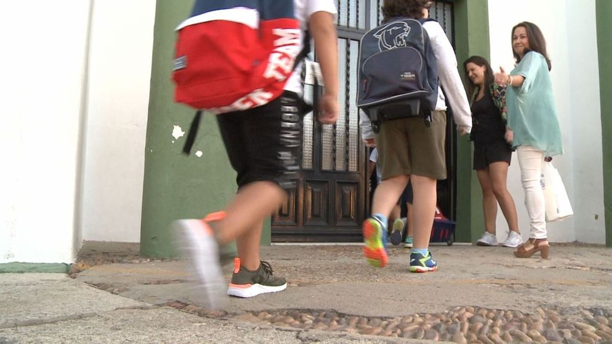 La vuelta escolar en septiembre: alumnos divididos en clases presenciales y 'online' La vuelta escolar en septiembre: alumnos divididos en clases presenciales y 'online'