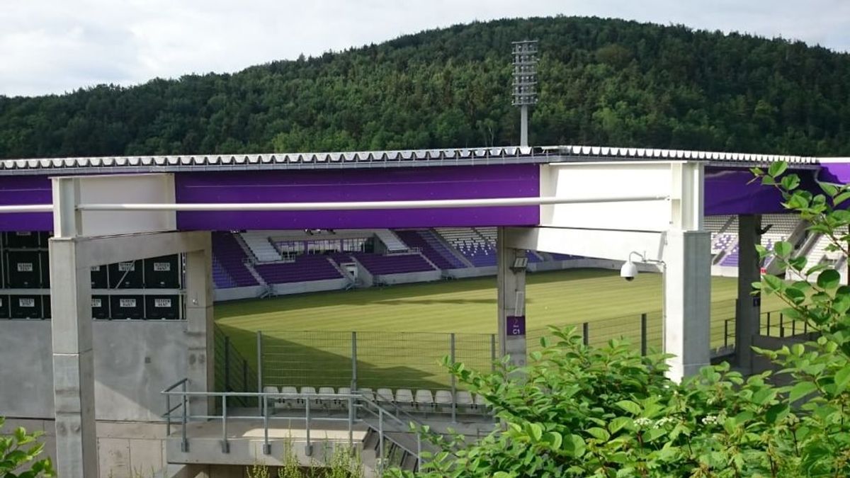 El Erzgebirge Aue se salta el protocolo de la Bundesliga y pone en cuarentena tras el positivo de un solo jugador El Erzgebirge Aue se salta el protocolo de la Bundesliga y pone en cuarentena tras el positivo de un solo jugador
