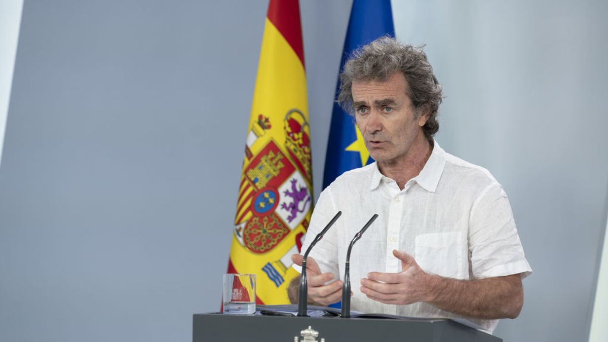 El estilo 'Fernando Simón' arrasa en redes sociales: de su corte de pelo a la camisa de lino El estilo 'Fernando Simón' arrasa en redes sociales: de su corte de pelo a la camisa de lino