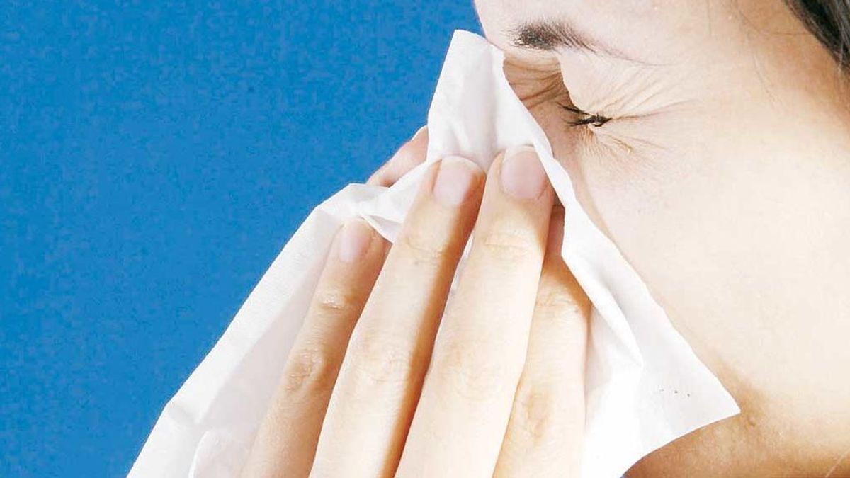 Estornudar es uno de los síntomas de la alergia