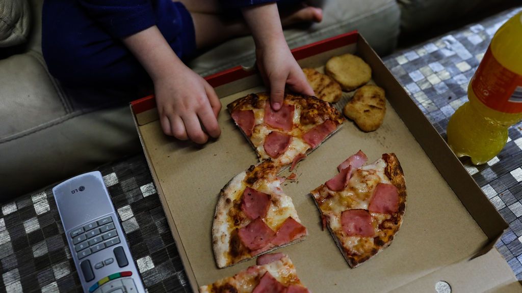 Las ayudas de otras comunidades a alumnos con beca de comedor distinta a la pizza o el sandwich Las ayudas de otras comunidades a alumnos con beca de comedor distinta a la pizza o el sandwich