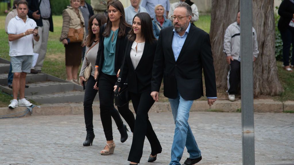 Girauta abandona Ciudadanos tras el acuerdo de Arrimadas con el Gobierno para prolongar el estado de alarma Girauta abandona Ciudadanos tras el acuerdo de Arrimadas con el Gobierno para prolongar el estado de alarma