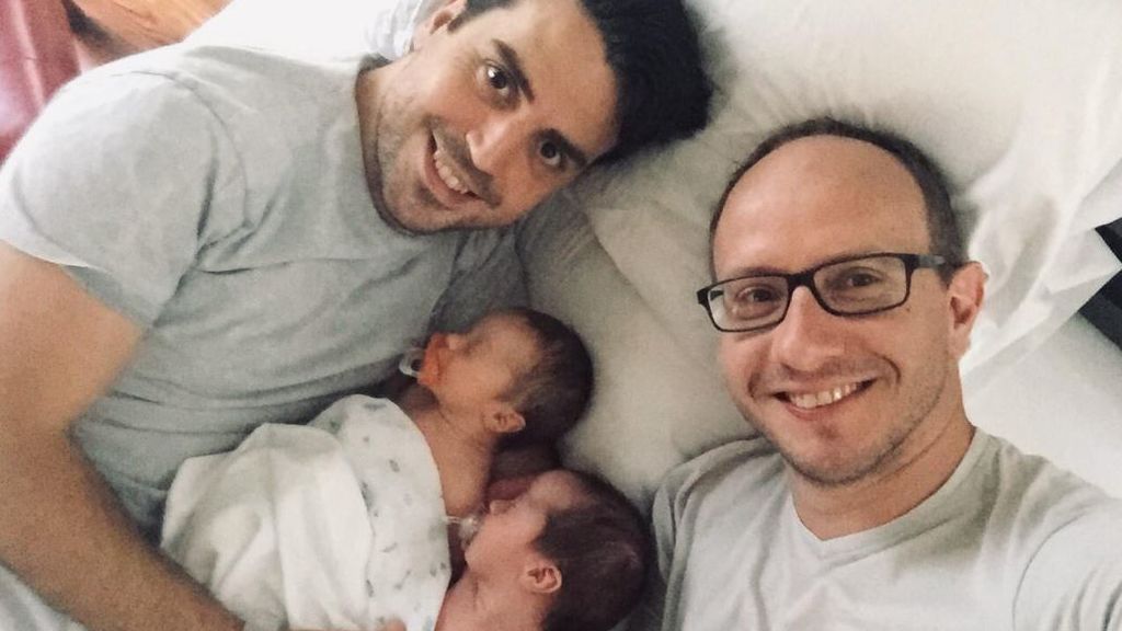 Jesús, Denis y sus dos hijos