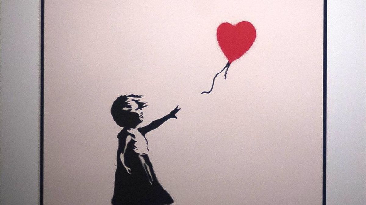 Bansky homenajea a los sanitarios con una superenfermera: “Gracias por lo que estáis haciendo” Bansky homenajea a los sanitarios con una superenfermera: “Gracias por lo que estáis haciendo”
