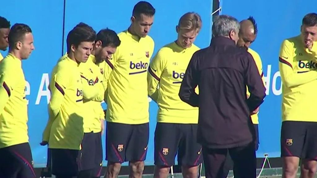 Los jugadores del Barça en un entrenamiento con Setién.
