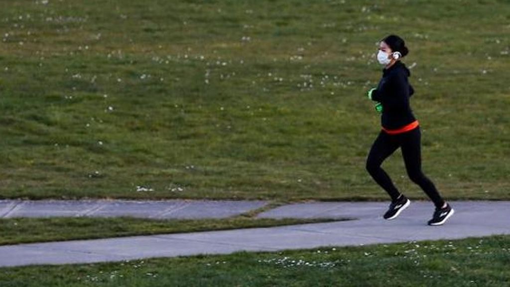 La compra de mascarillas deportivas para 'runners' arrasan en internet La compra de mascarillas deportivas para 'runners' arrasan en internet