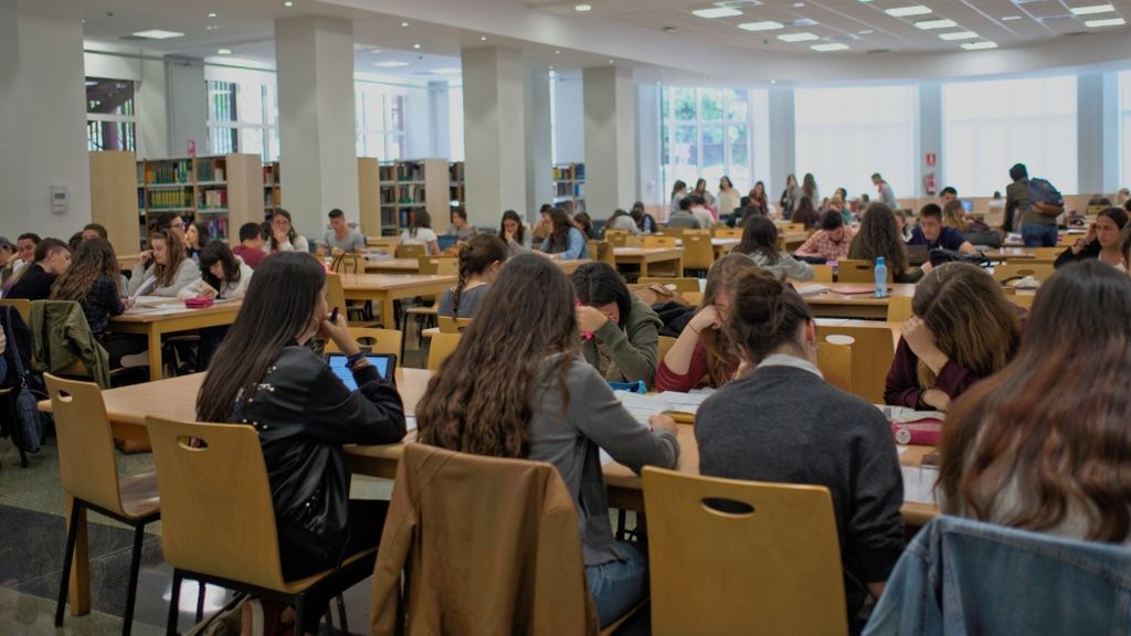 Los alumnos de la UCM se quejan de tener exámenes presenciales y su miedo a contagiarse