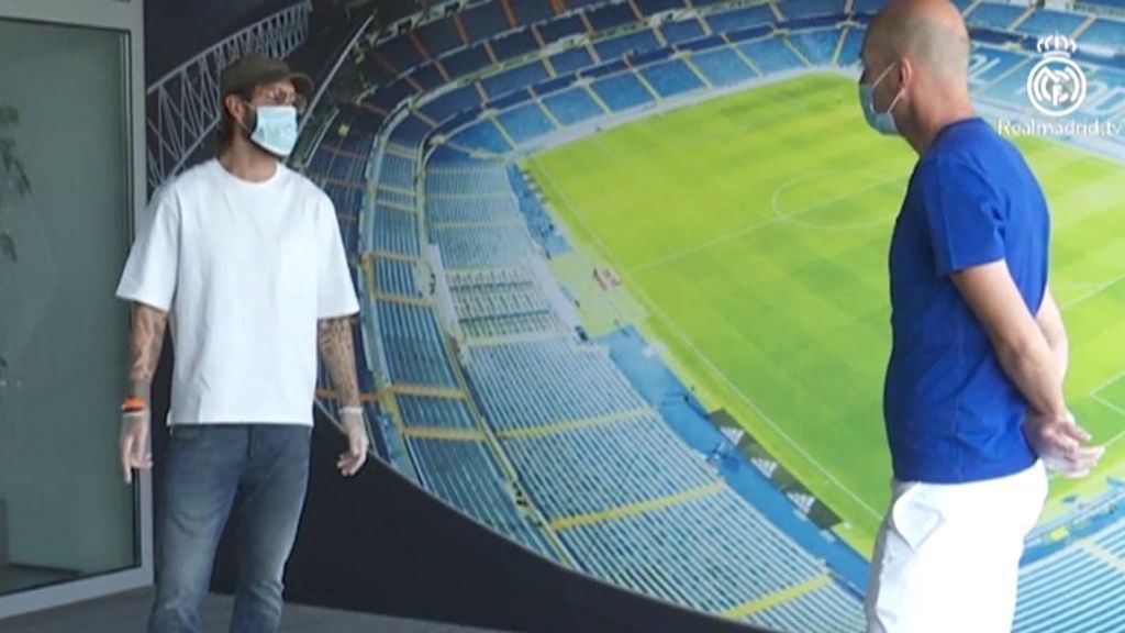 Sergio Ramos y Zidane, en la vuelta a Valdebebas.