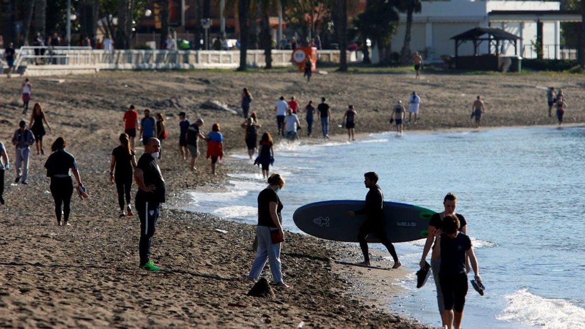 El CISC: es "muy poco probable" la infección por coronavirus en agua de piscinas y mar pero sí en ríos El CISC: es "muy poco probable" la infección por coronavirus en agua de piscinas y mar pero sí en ríos