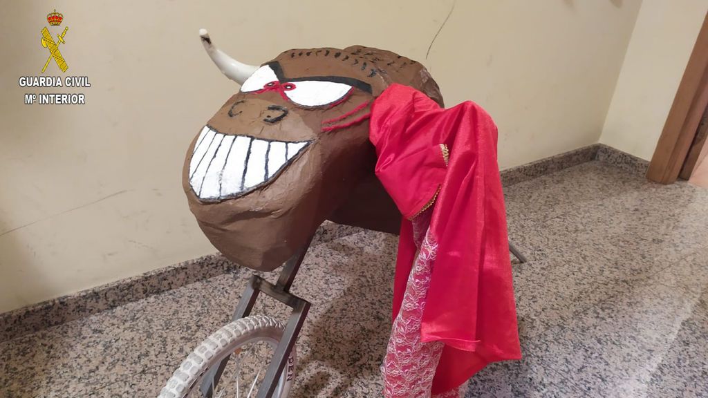 El carretón de entrenamiento casero que portaba el torero aficionado.