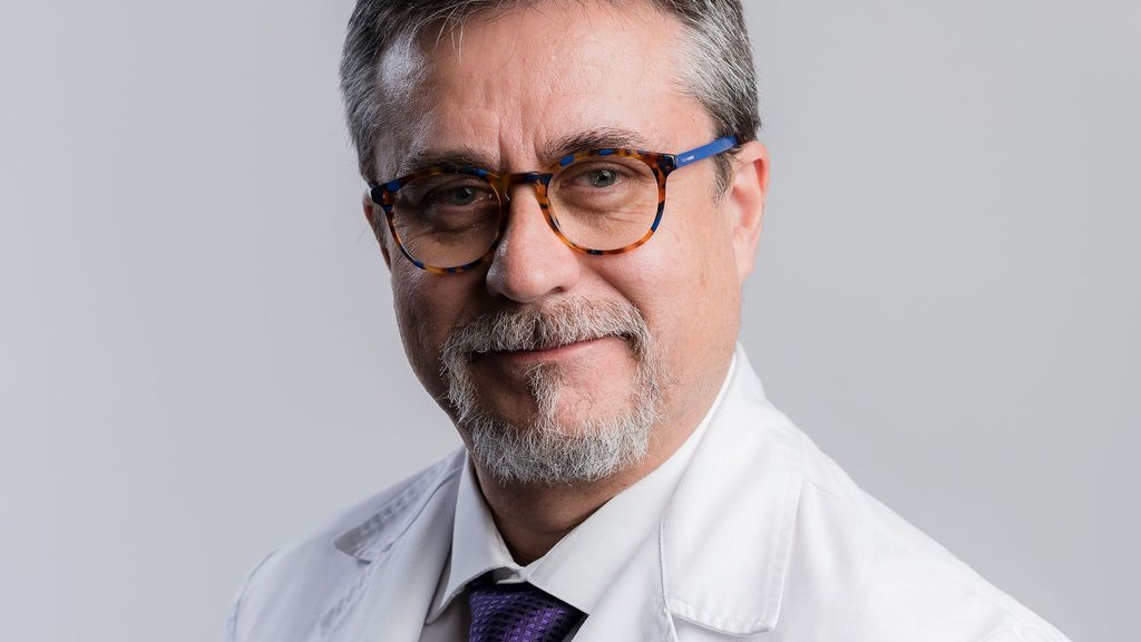 "No se relajen: la pandemia no ha terminado": Alfredo Corell, inmunólogo, alerta sobre repuntes de coronavirus "No se relajen: la pandemia no ha terminado": Alfredo Corell, inmunólogo, alerta sobre repuntes de coronavirus