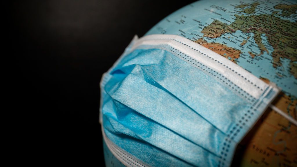 mundo con mascarilla
