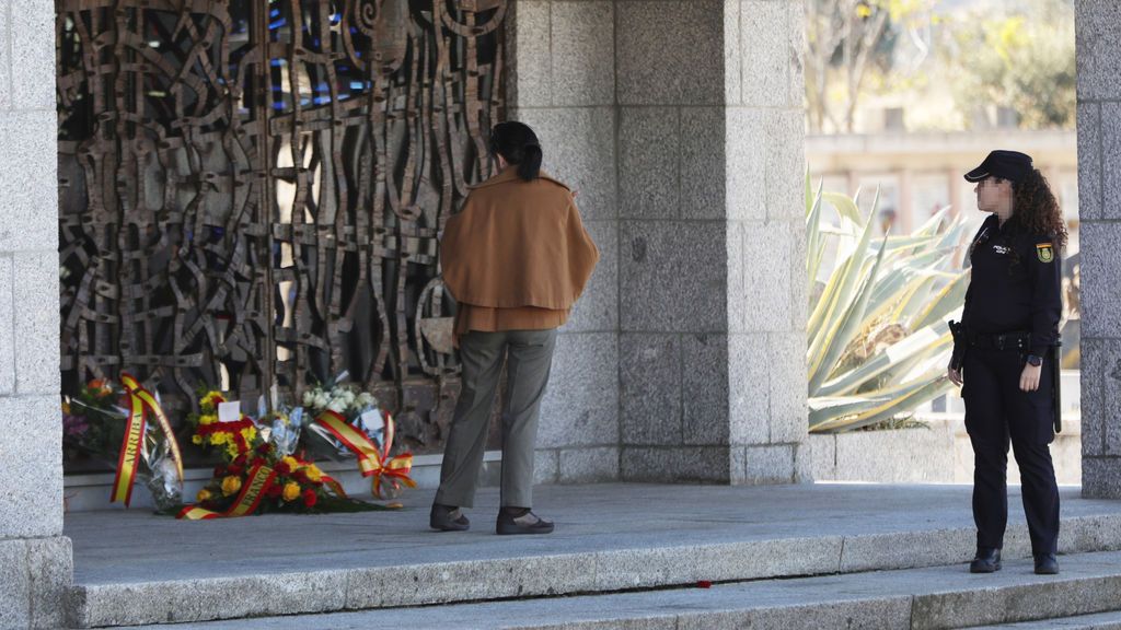 El Gobierno ya ha gastado más de 72.000 euros en mejorar la seguridad del cementerio donde reposan los restos de Franco El Gobierno ya ha gastado más de 72.000 euros en mejorar la seguridad del cementerio donde reposan los restos de Franco