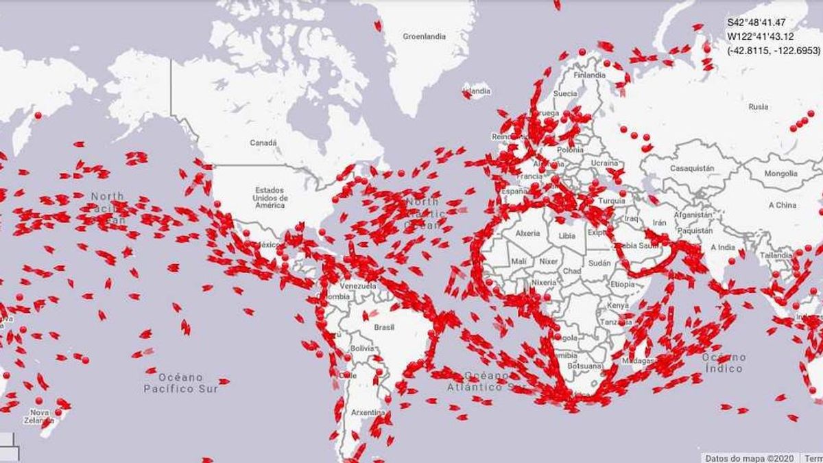 Miles de buques cargados con más petróleo que nunca esperan en los océanos a ser descargados Miles de buques cargados con más petróleo que nunca esperan en los océanos a ser descargados