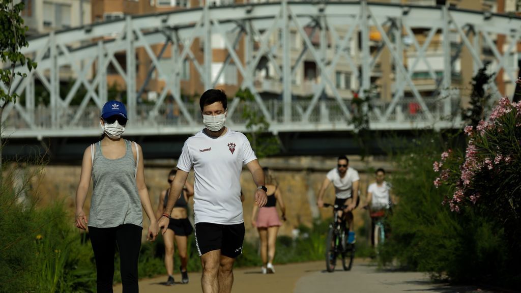 Coronavirus en España: nuevo repunte, con 229 muertos y un 45% más de contagios en 24 horas Coronavirus en España: nuevo repunte, con 229 muertos y un 45% más de contagios en 24 horas