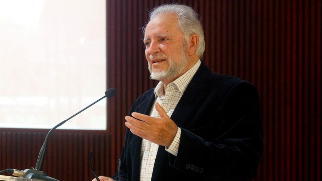 Julio Anguita, ingresado de urgencia en Córdoba por un problema cardíaco Julio Anguita, ingresado de urgencia en Córdoba por un problema cardíaco