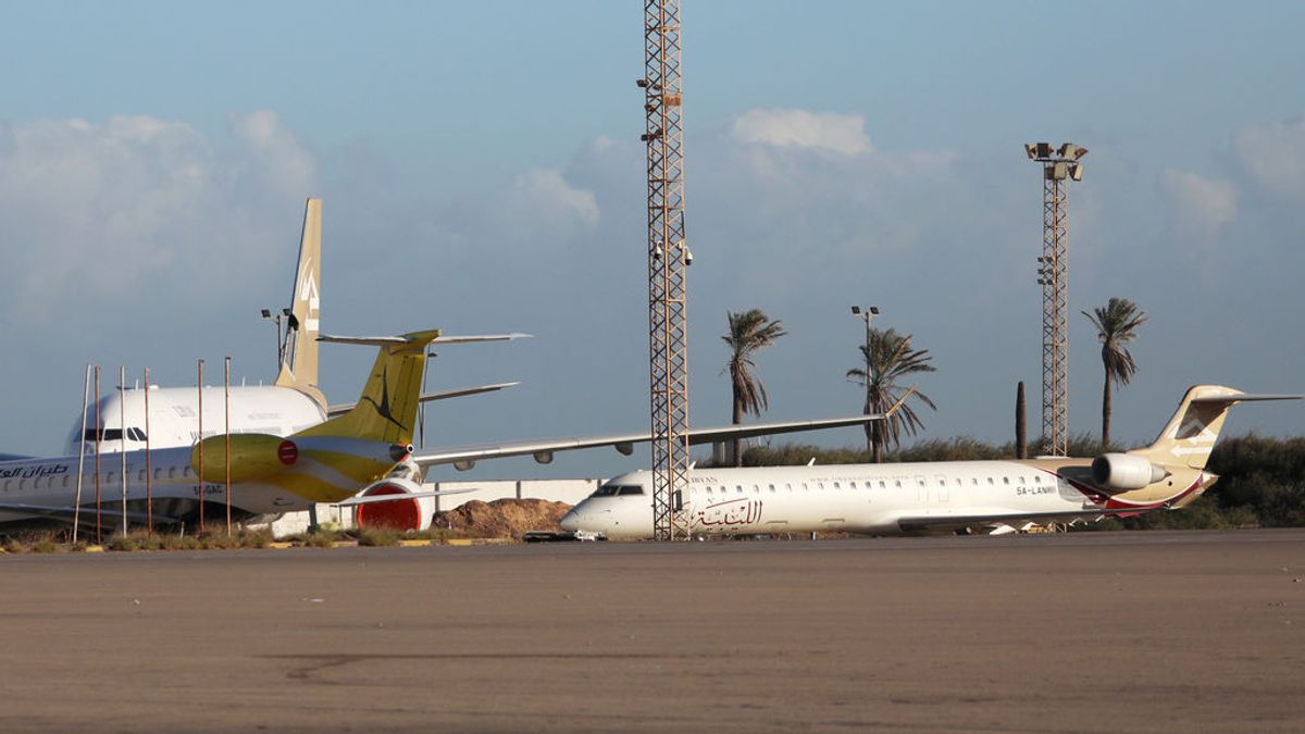Suspenden la repatriación de tres españoles en Trípoli por un bombardeo en su aeropuerto
