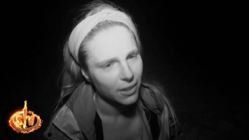 Ivana se derrumba por no poder hablar