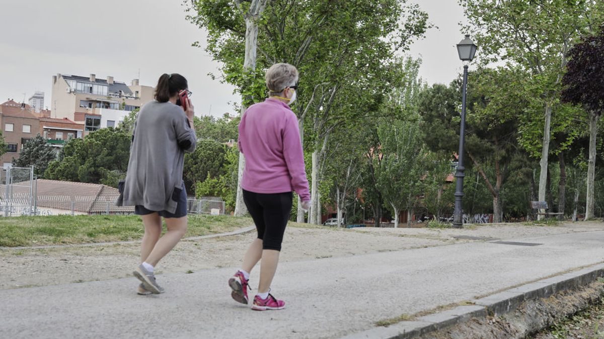 Picores en las piernas al volver a pasear: por qué ocurre esto tras el confinamiento Picores en las piernas al volver a pasear: por qué ocurre esto tras el confinamiento