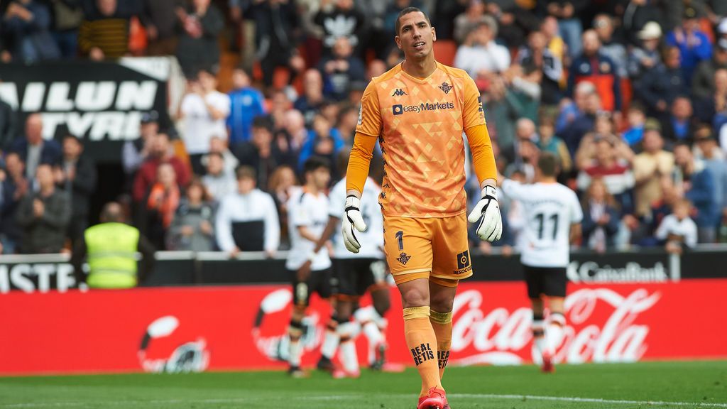 Cinco futbolistas de Primera y Segunda División, contagiados por coronavirus Cinco futbolistas de Primera y Segunda División, contagiados por coronavirus