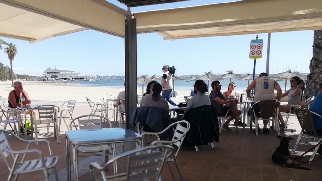 El Mar Menor renace, Gandía y Benidorm siguen desiertas El Mar Menor renace, Gandía y Benidorm siguen desiertas