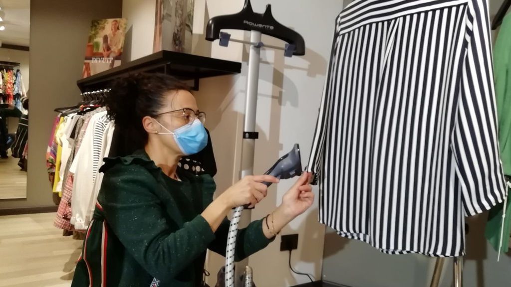 Primer día de compras sin cita previa en Galicia: “La gente está animada, tenemos esperanza” Primer día de compras sin cita previa en Galicia: “La gente está animada, tenemos esperanza”
