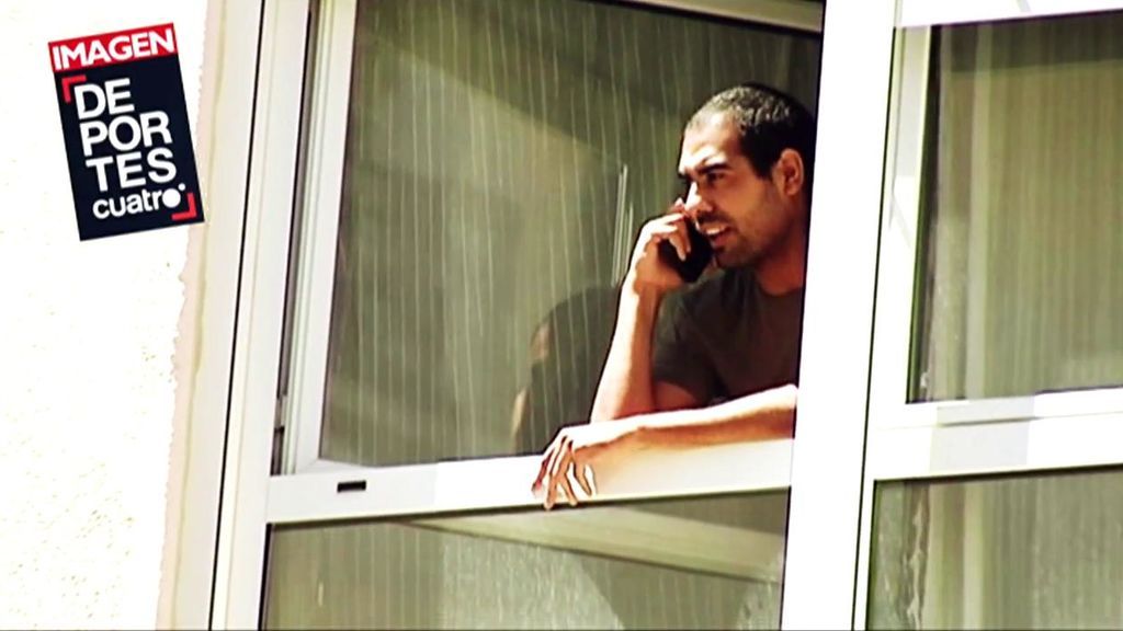 Fali, en el balcón de su casa durante el confinamiento.