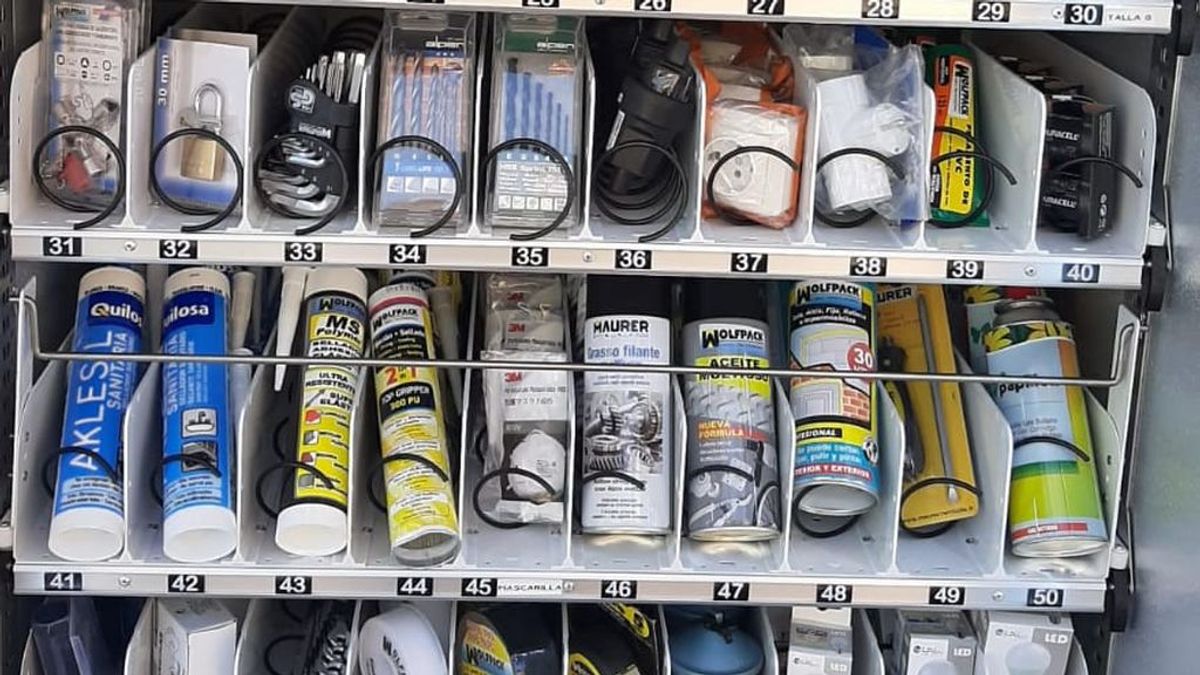 Máquinas expendedoras de ferretería y carnicería: la idea de un emprendedor que ya salva negocios en Granada Máquinas expendedoras de ferretería y carnicería: la idea de un emprendedor que ya salva negocios en Granada
