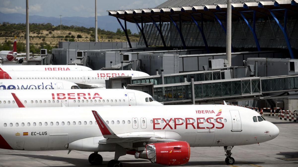 El Gobierno estudiará establecer corredores sanitarios aéreos con países de la UE El Gobierno estudiará establecer corredores sanitarios aéreos con países de la UE