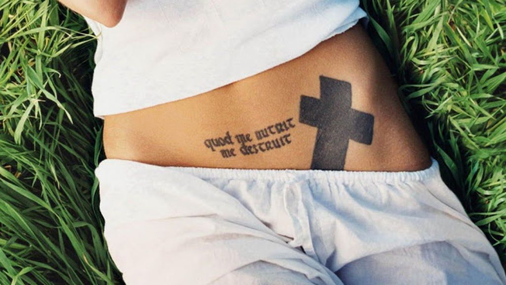 Angelina Jolie y su 'adicción' a los tatuajes con significado - Divinity