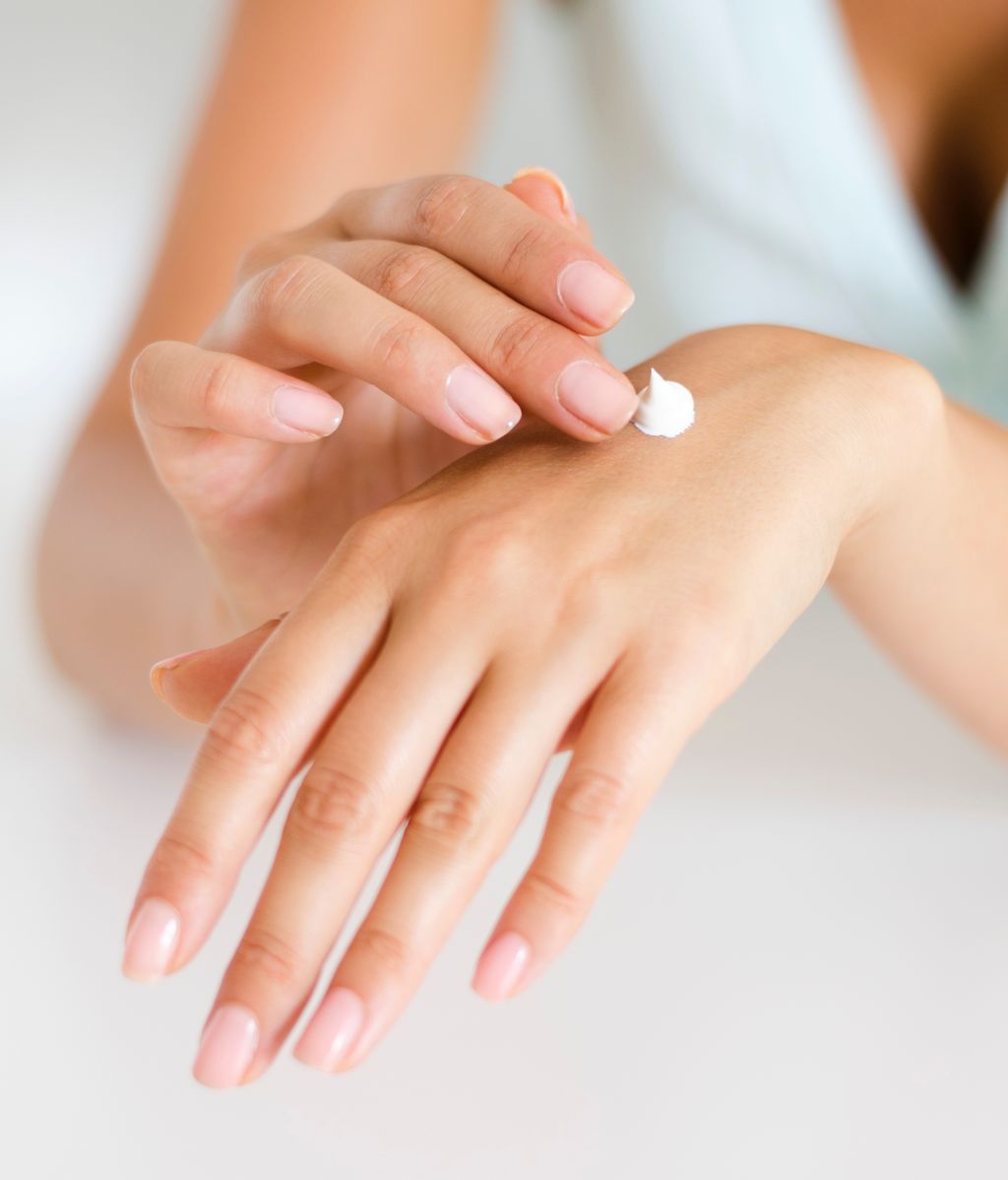 applying-body-lotion-care-cosmetic-product-286951
