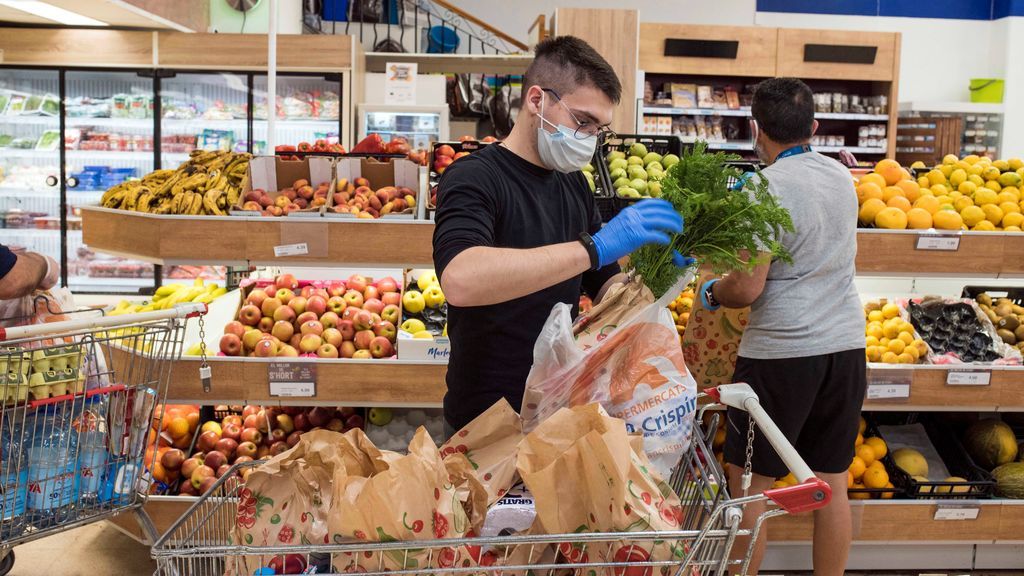 Los españoles comemos mejor tras dos meses de confinamiento: aumenta el consumo de pescado y legumbres Los españoles comemos mejor tras dos meses de confinamiento: aumenta el consumo de pescado y legumbres