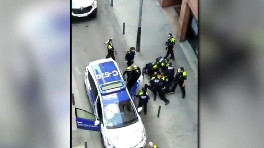 Tres detenidos por atacar con hachas un local okupado en Barcelona