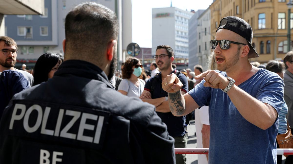 Ola de protestas en Alemania por el cierre ante el coronavirus: las teorías conspirativas disparan la tensión