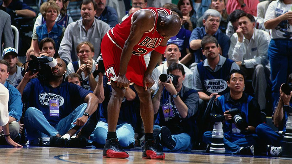 El partido que Michael Jordan ganó enfermó a Utah: gesta de 38 puntos con 38 de fiebre y el abrazo de Pippen