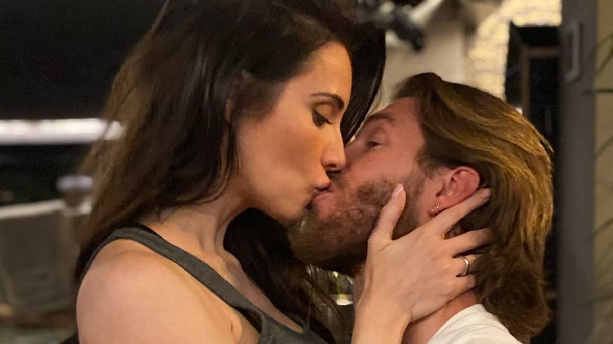 Pilar Rubio y Sergio Ramos se van de cena romántica: "Brindado con vino por el amor