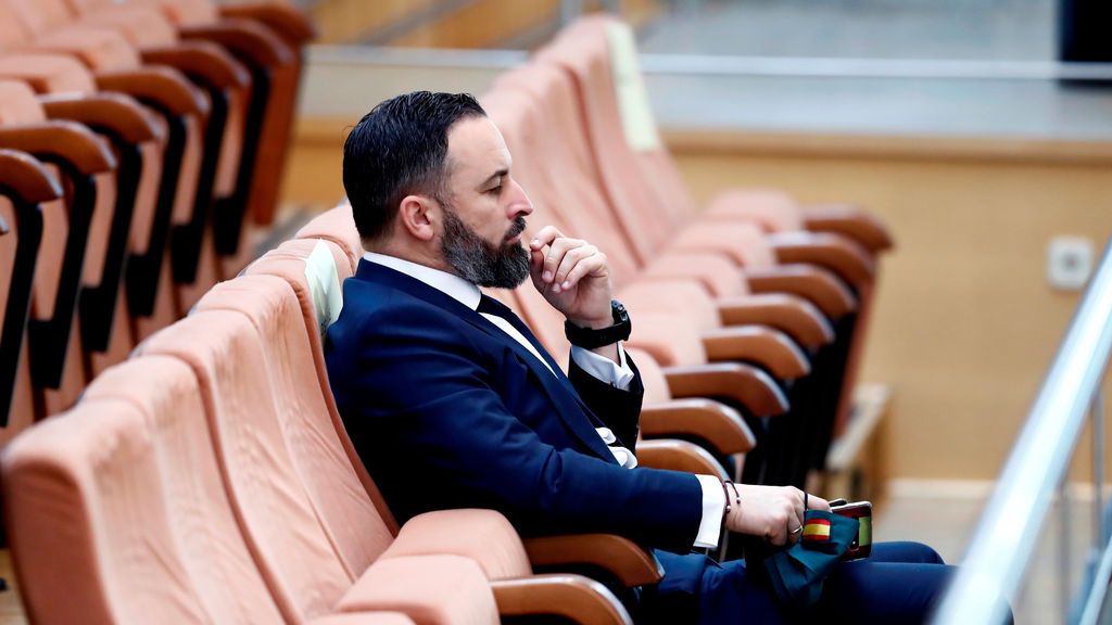 Santiago Abascal se presenta en la Asamblea de Madrid como "asesor" para poder asistir al pleno Santiago Abascal se presenta en la Asamblea de Madrid como "asesor" para poder asistir al pleno