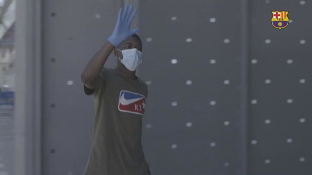 Dembelé, entrando en la Ciudad Deportiva del Barcelona.