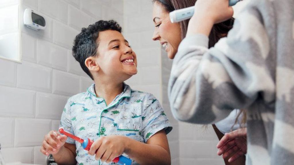 Cómo lavarle los dientes a tu hijo.