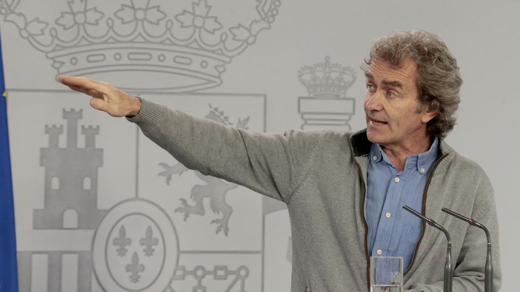 Fernando Simón: "La mascarilla quirúrgica es la más recomendable para la población en general" Fernando Simón: "La mascarilla quirúrgica es la más recomendable para la población en general"