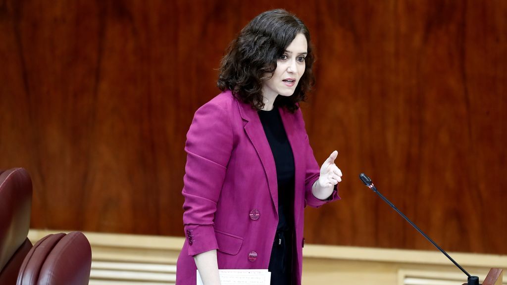 La reacción de Ayuso: "Se arruinan comercios y cada semana perdemos en torno a 18.000 empleos" La reacción de Ayuso: "Se arruinan comercios y cada semana perdemos en torno a 18.000 empleos"