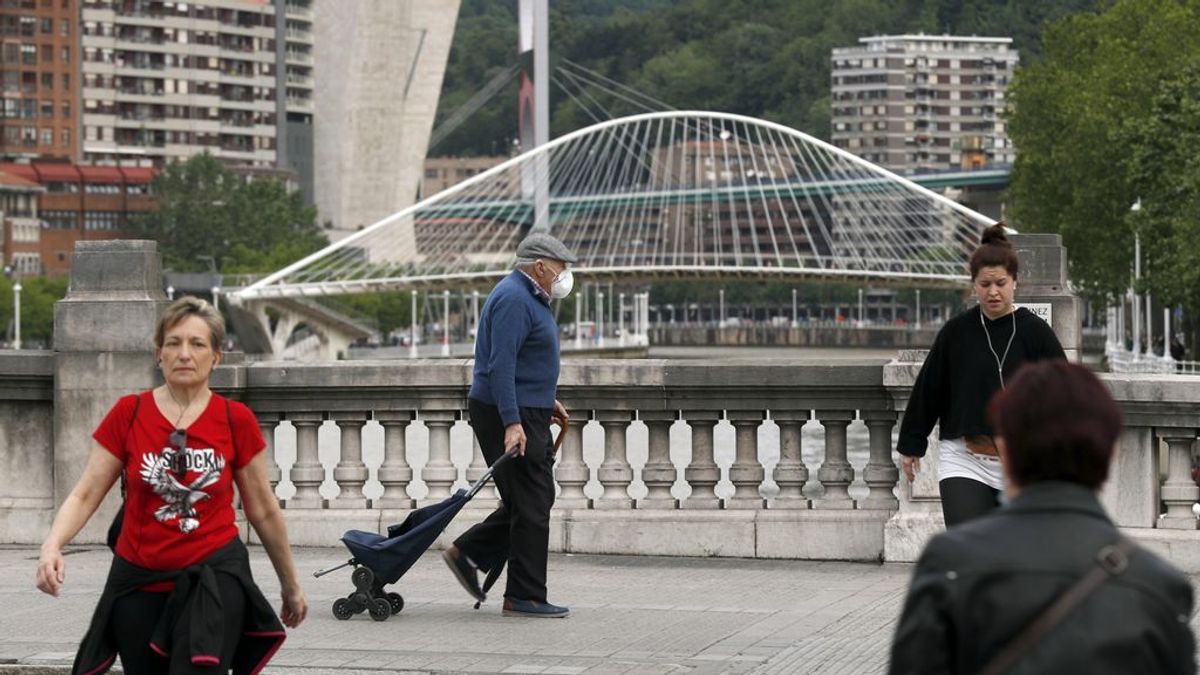 Dos madres son multadas con 1.200 euros después de que sus hijas se acercaran en plena calle