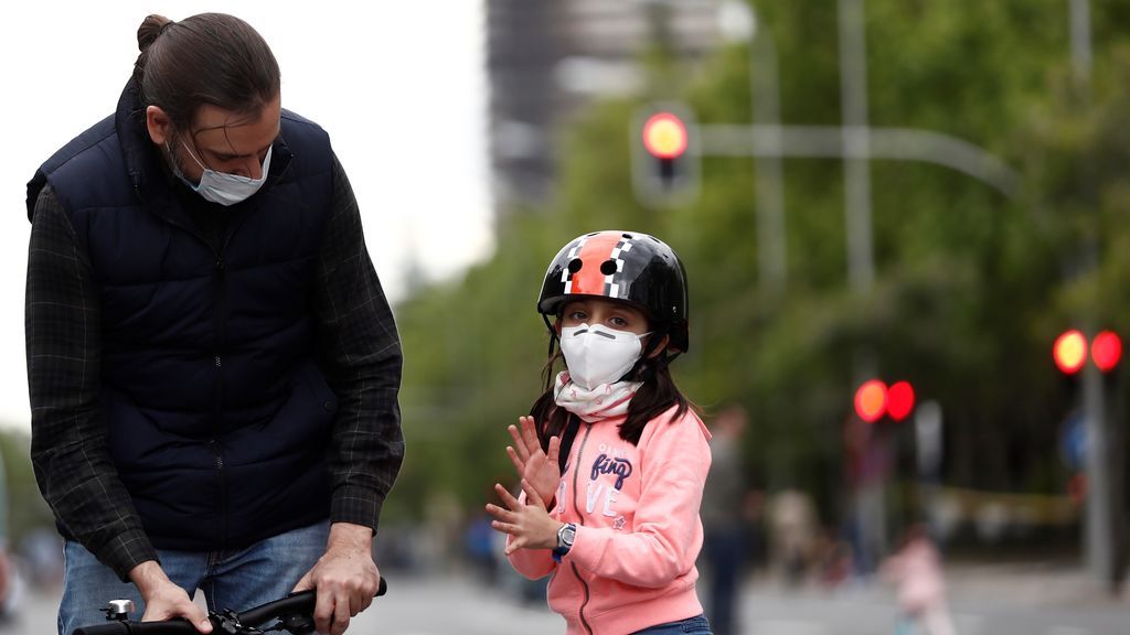 El uso de las mascarillas: de innecesarias en la calle a obligatorias en espacios públicos El uso de las mascarillas: de innecesarias en la calle a obligatorias en espacios públicos