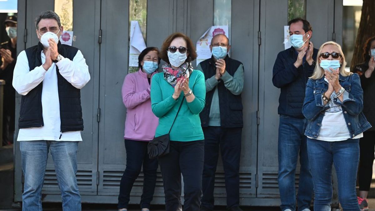 Los aplausos de hoy no han sido los últimos: piden que continúe el homenaje en los balcones