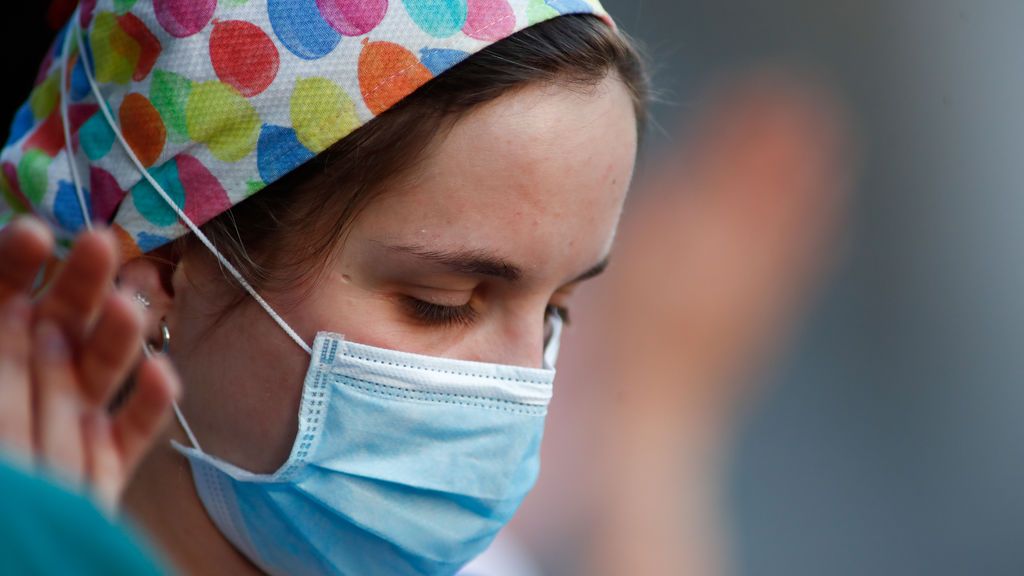 Ocho de cada diez sanitarios presenta ansiedad y más de la mitad síntomas depresivos, según un estudio de la Universidad Complutense Ocho de cada diez sanitarios presenta ansiedad y más de la mitad síntomas depresivos, según un estudio de la Universidad Complutense