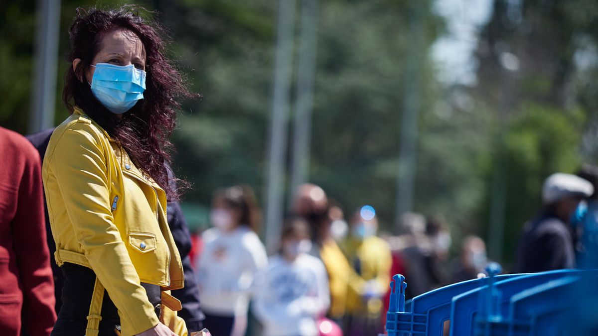 Los expertos, sobre las mascarillas en la calle: no te protegen a ti pero sí a los demás Los expertos, sobre las mascarillas en la calle: no te protegen a ti pero sí a los demás