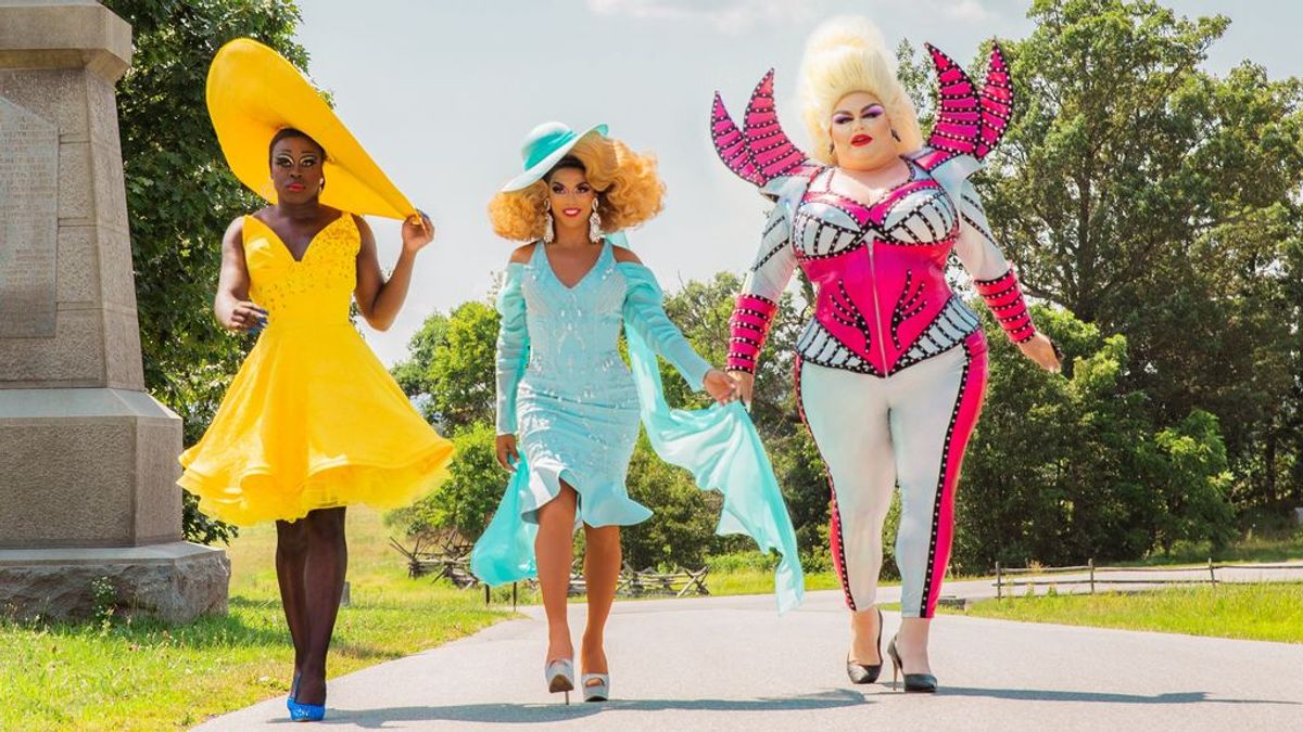 La fuerza del drag: 'We're here' demuestra que una gran peluca te puede hacer mejor persona