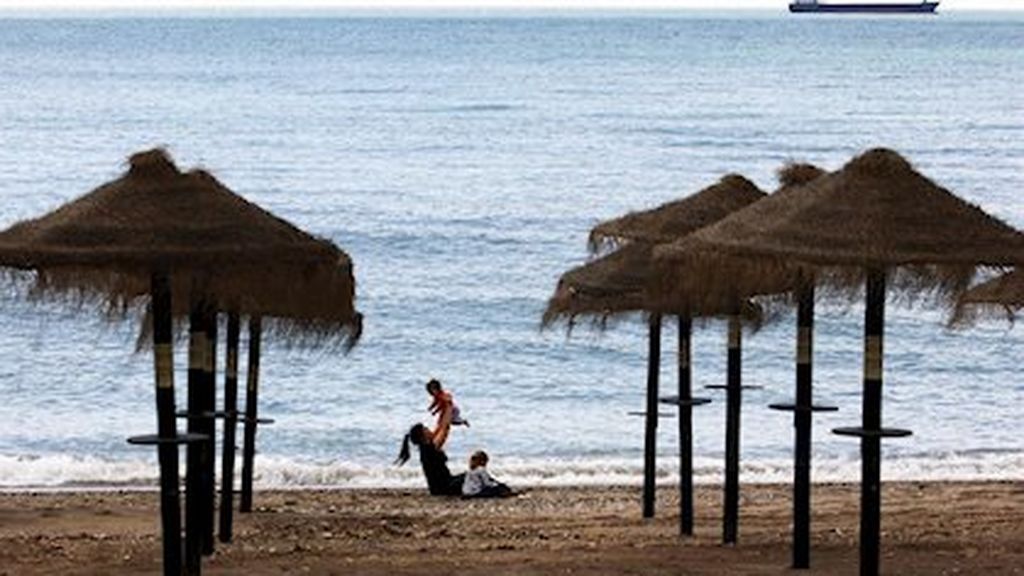 Ducharse antes de bajar a la playa y no utilizar flotadores: éstas son algunas de las recomendaciones de Andalucía Ducharse antes de bajar a la playa y no utilizar flotadores: éstas son algunas de las recomendaciones de Andalucía