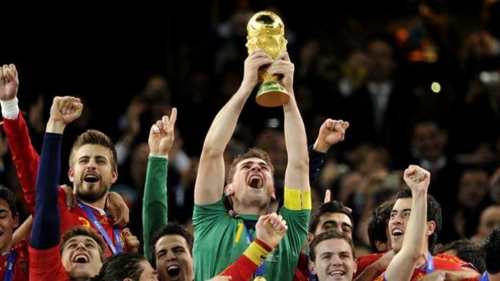 Iker Casillas levantando el Mundial de 2010