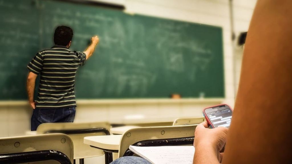 CSIF alerta de que miles de profesores asociados universitarios podrían perder su trabajo el próximo curso CSIF alerta de que miles de profesores asociados universitarios podrían perder su trabajo el próximo curso